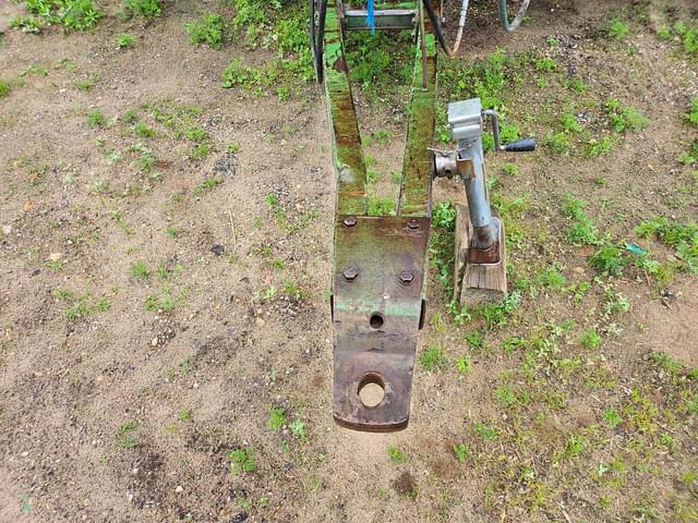 Image of John Deere 235 equipment image 4