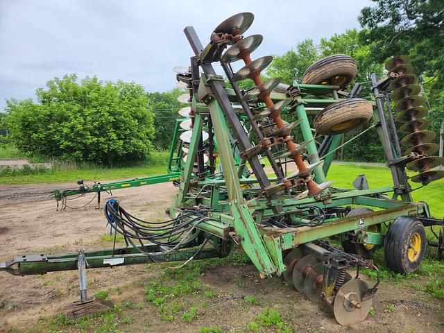 Image of John Deere 235 equipment image 2