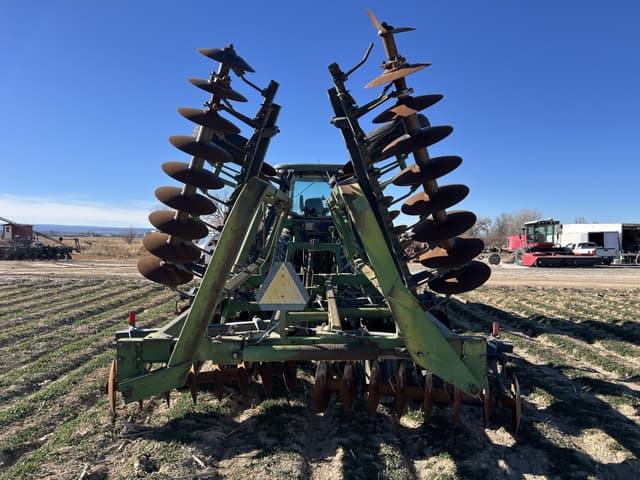 Image of John Deere 235 equipment image 4