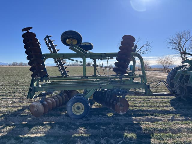 Image of John Deere 235 equipment image 2