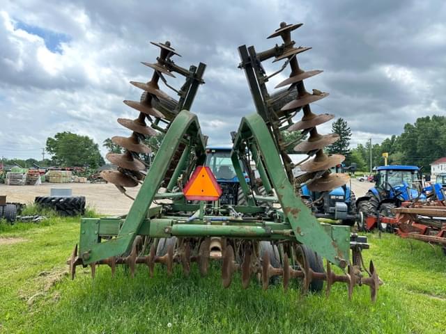 Image of John Deere 235 equipment image 3