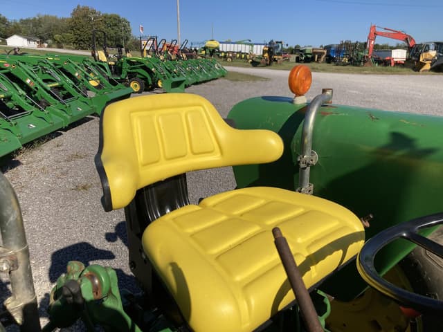 Image of John Deere 2350 equipment image 2