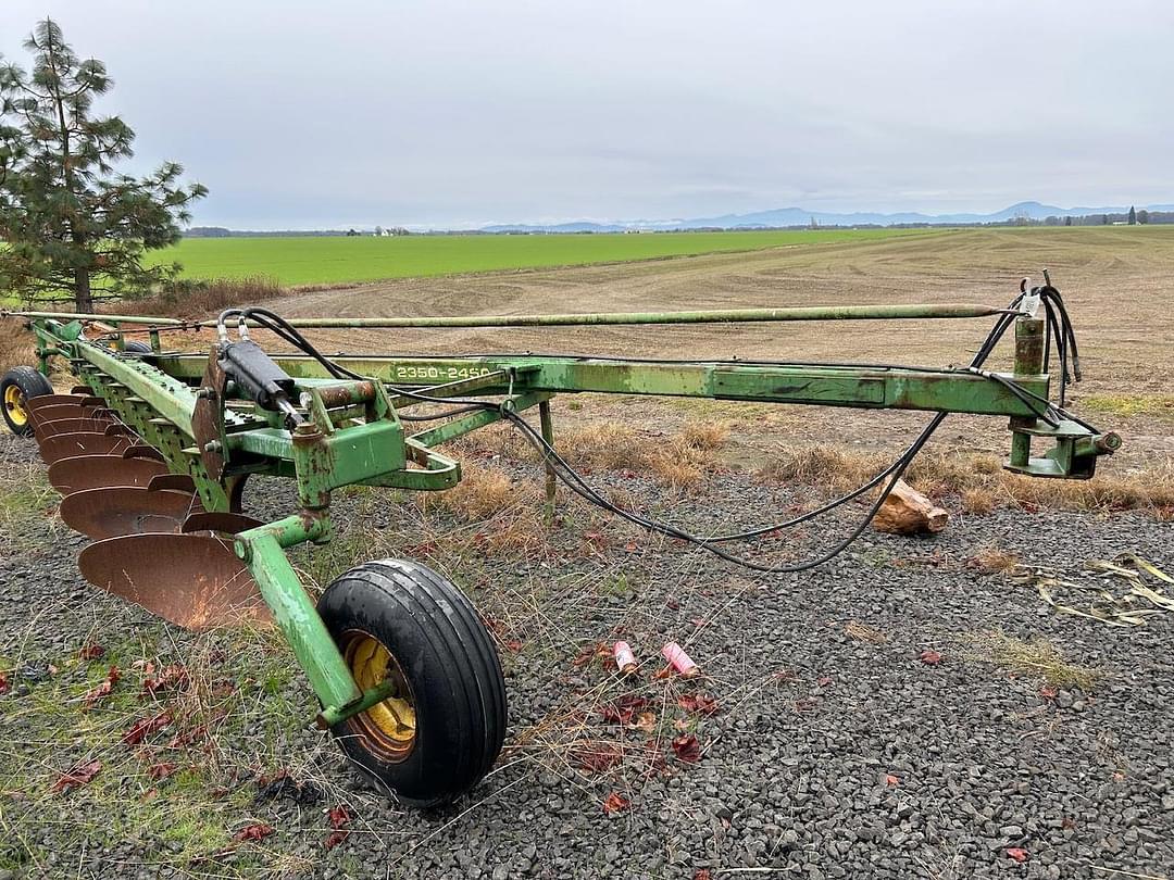 Image of John Deere 2350-2450 Primary image