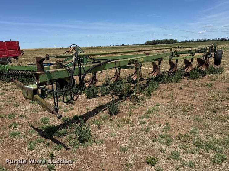 John Deere 2350-2450 Equipment Image0