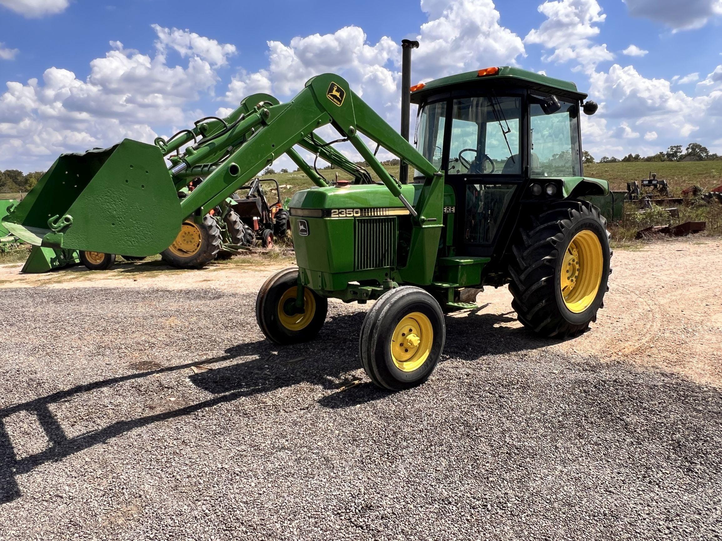 Main image John Deere 2350