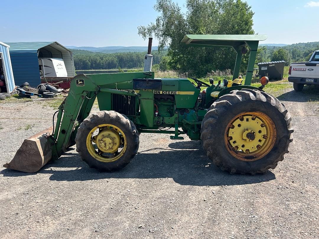 Image of John Deere 2350 Primary image