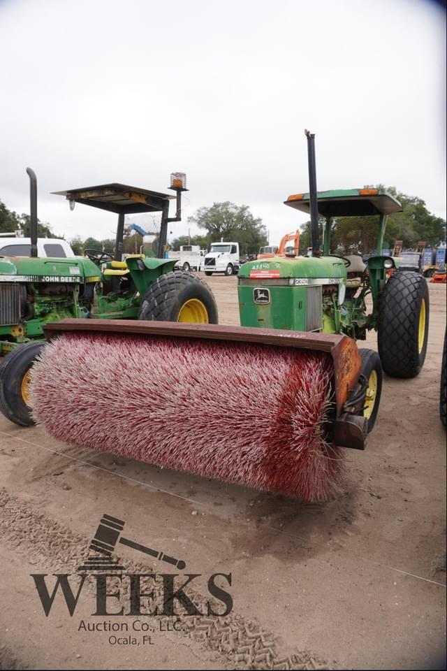 Image of John Deere 2350 equipment image 1