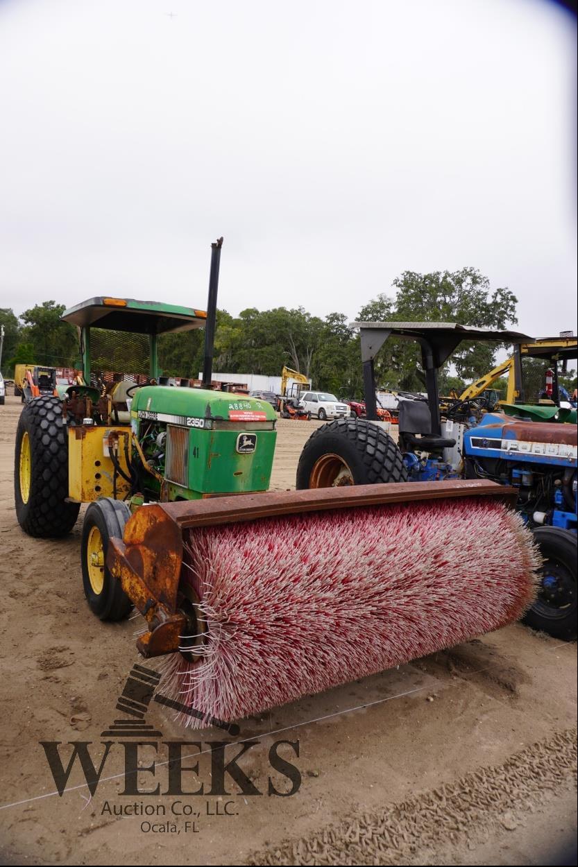 Image of John Deere 2350 Primary image
