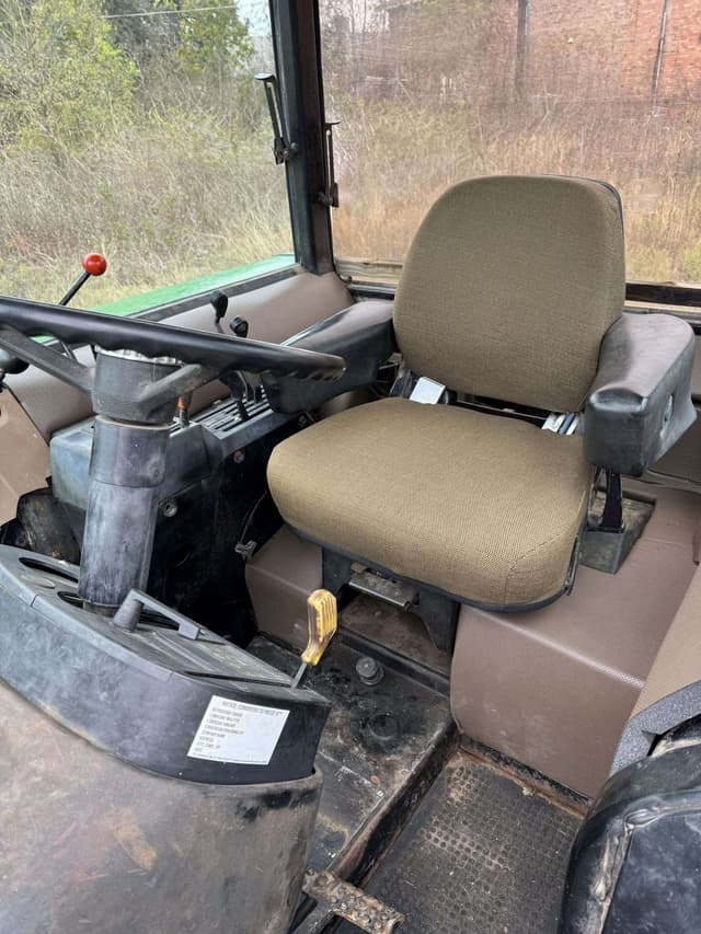 Image of John Deere 2350 equipment image 3