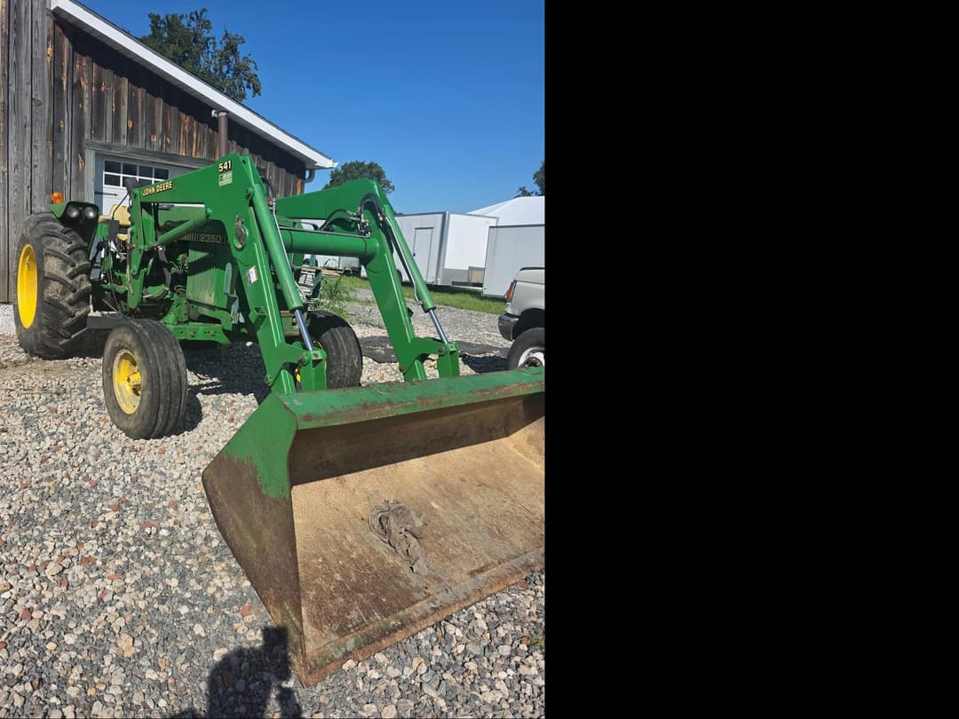 Image of John Deere 2350 Primary image