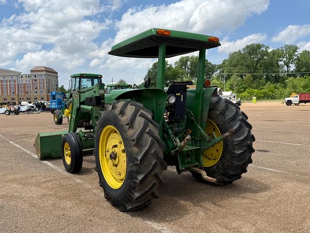Image of John Deere 2350 equipment image 4
