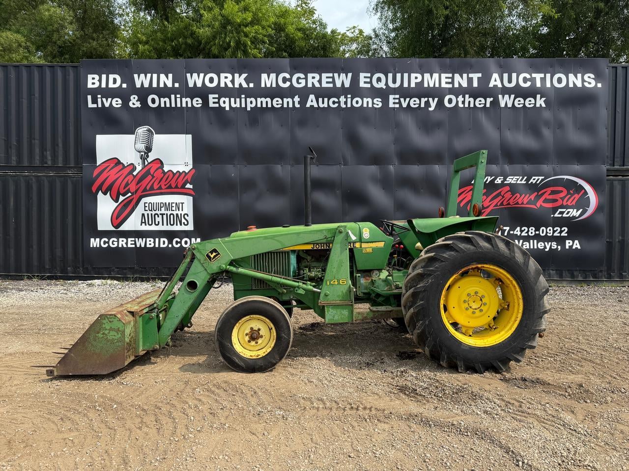 John Deere 2350 Equipment Image0