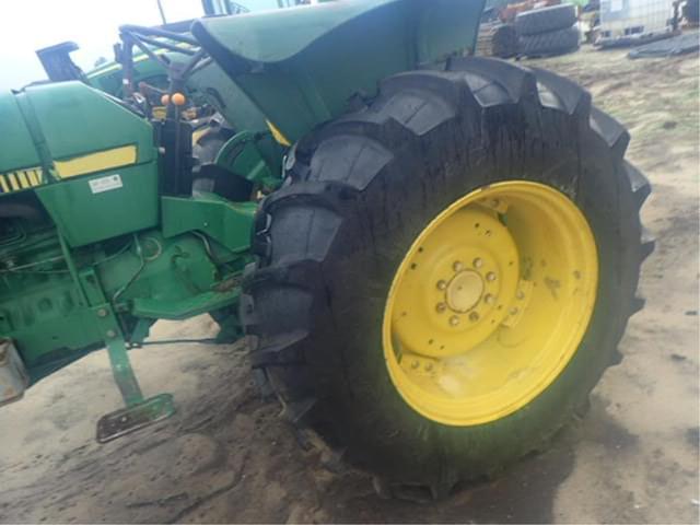 Image of John Deere 2355 equipment image 4