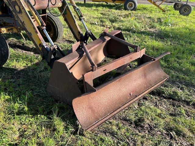 Image of John Deere 2355 equipment image 2