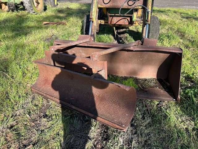 Image of John Deere 2355 equipment image 1