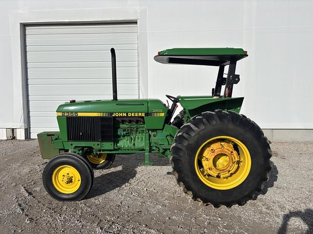 Image of John Deere 2355 equipment image 3