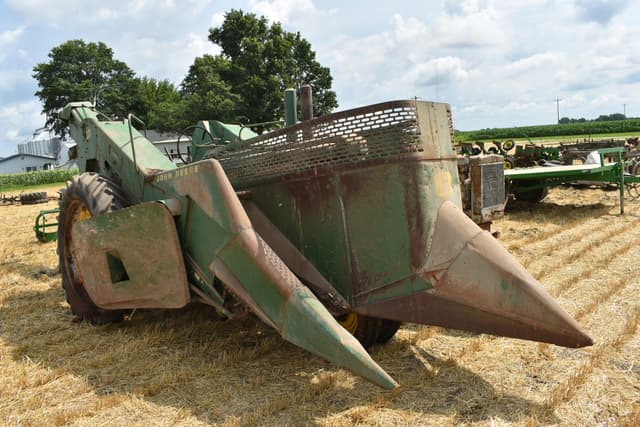 Image of John Deere 237 equipment image 3