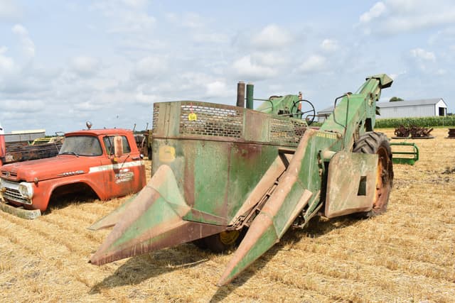 Image of John Deere 237 equipment image 1