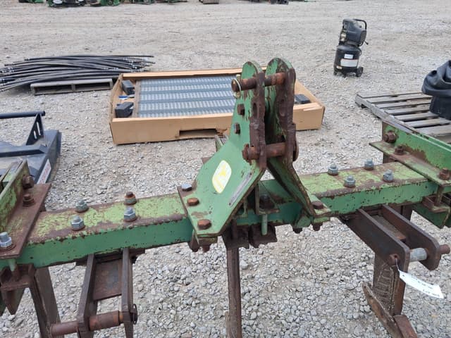 Image of John Deere 23B-02 equipment image 4