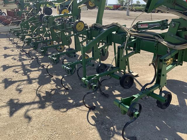 Image of John Deere 845 equipment image 3