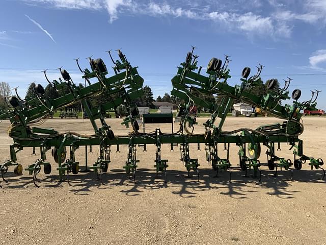 Image of John Deere 845 equipment image 4
