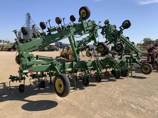Image of John Deere 845 equipment image 2