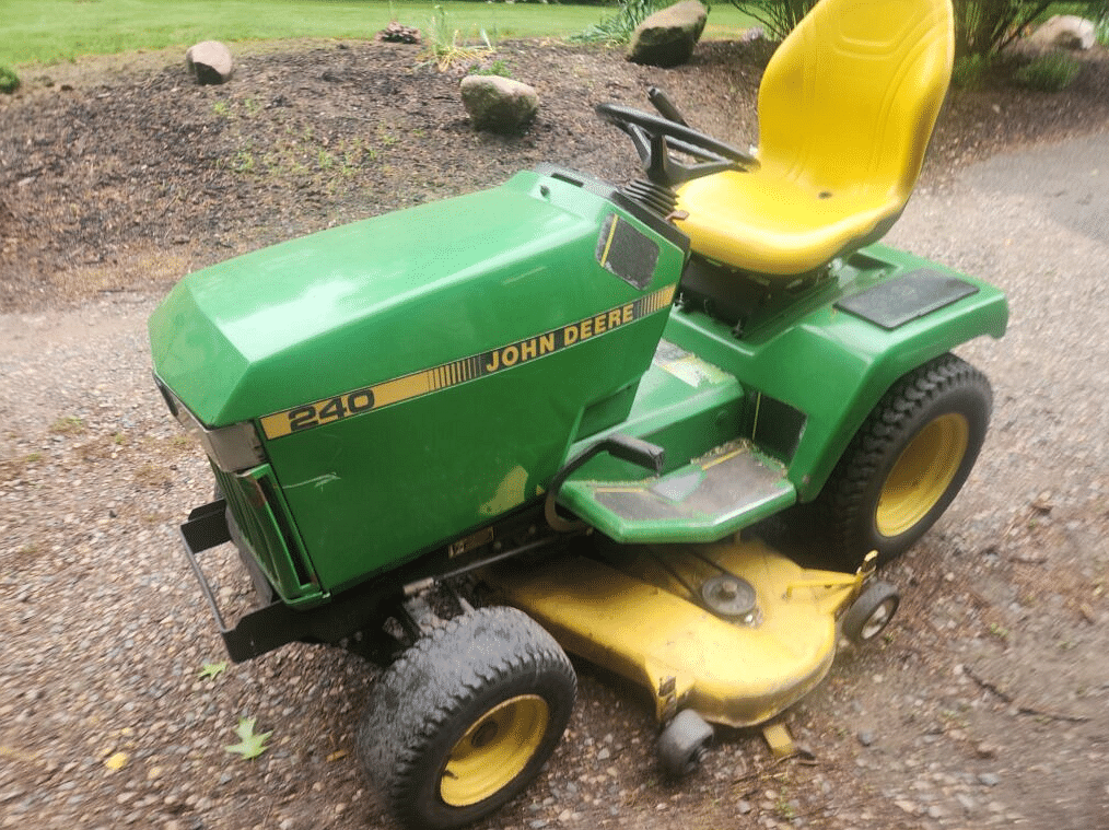 Image of John Deere 240 Image 1