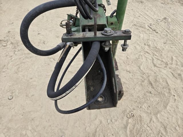 Image of John Deere 240 equipment image 2