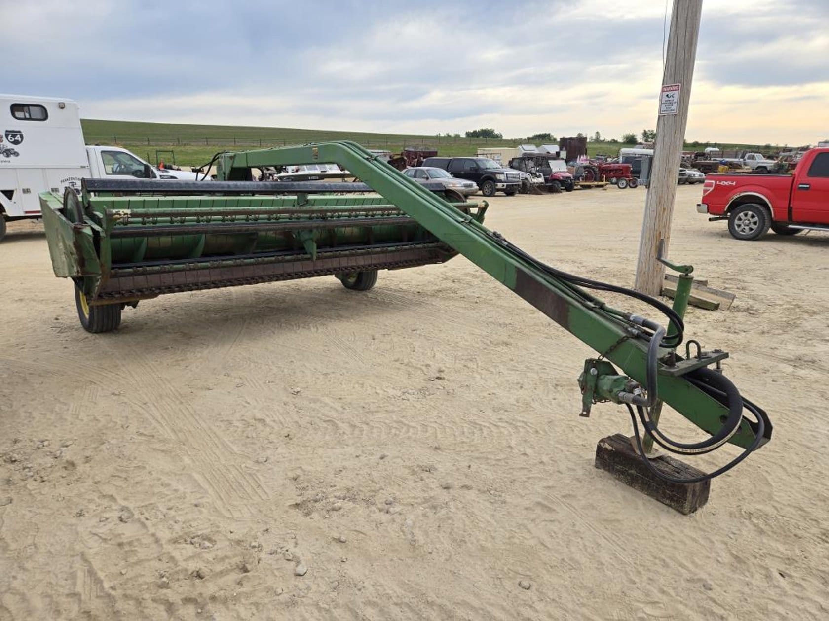 John Deere 240 Equipment Image0