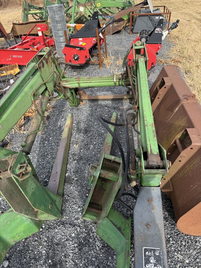 Image of John Deere 240 equipment image 4