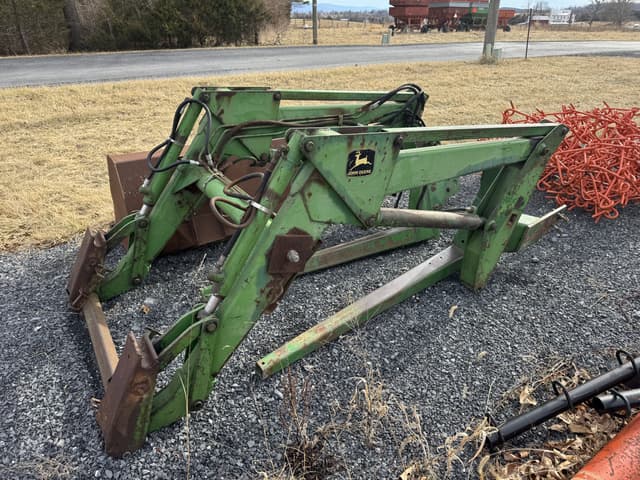 Image of John Deere 240 equipment image 1