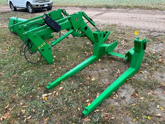 Image of John Deere 240 equipment image 2