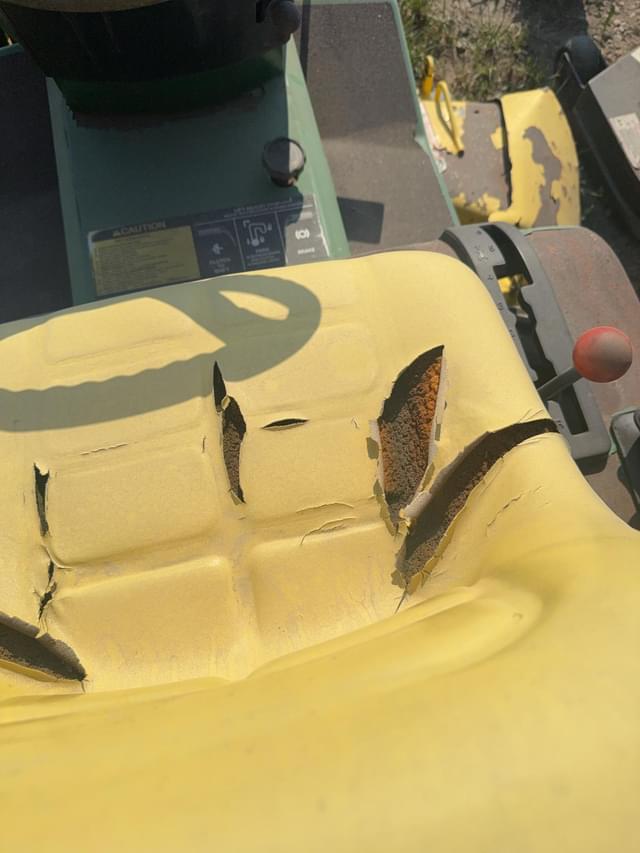 Image of John Deere 240 equipment image 4