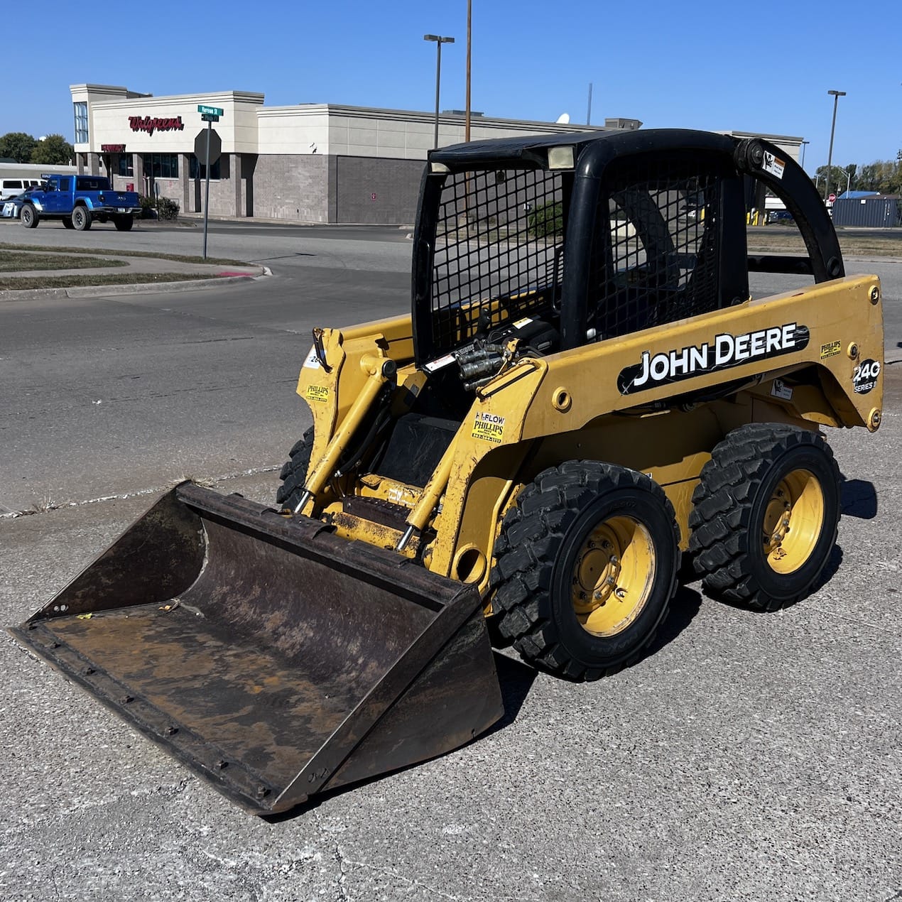 Main image John Deere 240