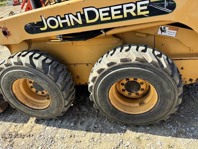 Image of John Deere 240 equipment image 4