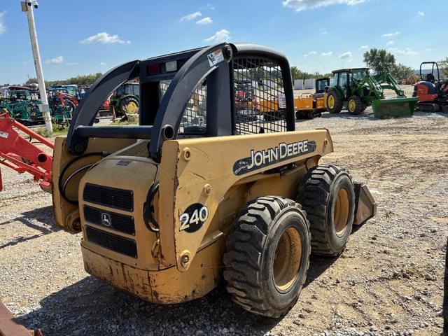 Image of John Deere 240 equipment image 2