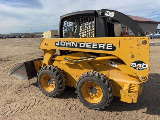 Image of John Deere 240 equipment image 2