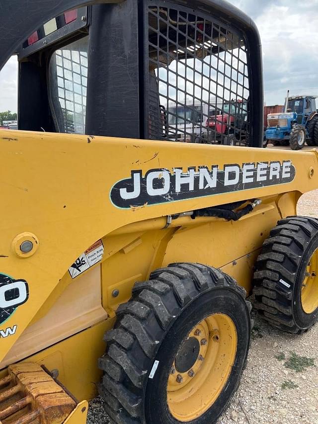 Image of John Deere 240 equipment image 3