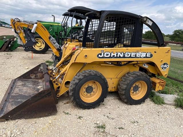 Image of John Deere 240 equipment image 1