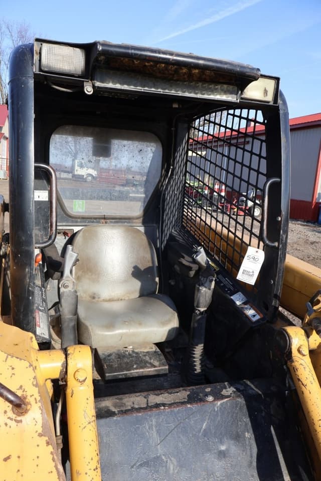 Image of John Deere 240 equipment image 3