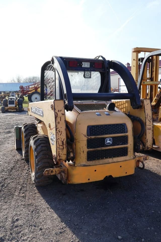 Image of John Deere 240 equipment image 2