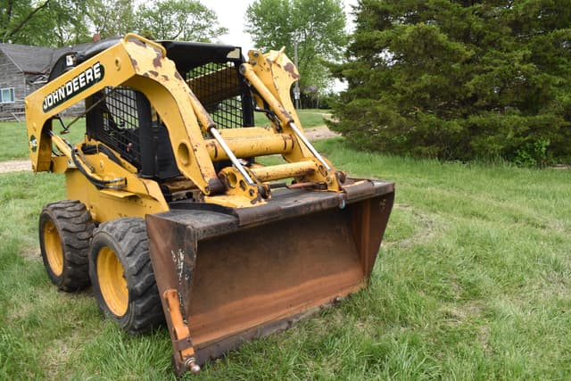 Image of John Deere 240 equipment image 2