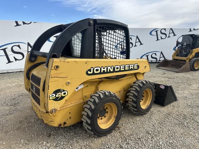 Image of John Deere 240 equipment image 4