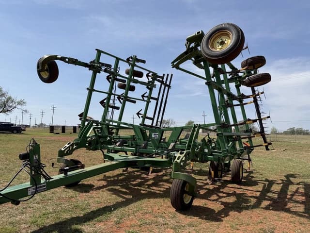 Image of John Deere 2410 equipment image 3