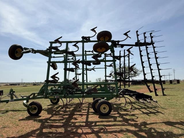 Image of John Deere 2410 equipment image 4