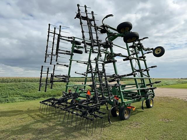 Image of John Deere 2410 equipment image 2