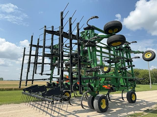 Image of John Deere 2410 equipment image 2