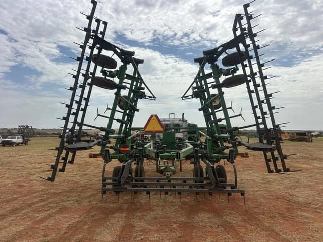 Image of John Deere 2410 equipment image 3