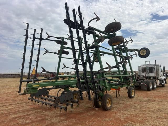 Image of John Deere 2410 equipment image 2