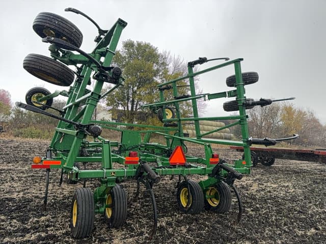 Image of John Deere 2410 equipment image 3